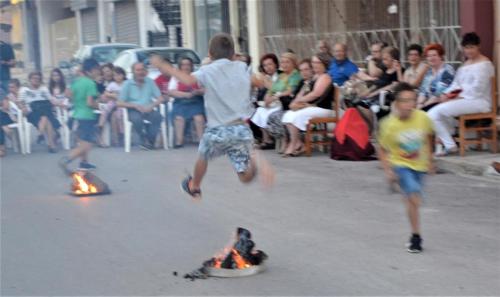 Πηδώντας τις φωτιές